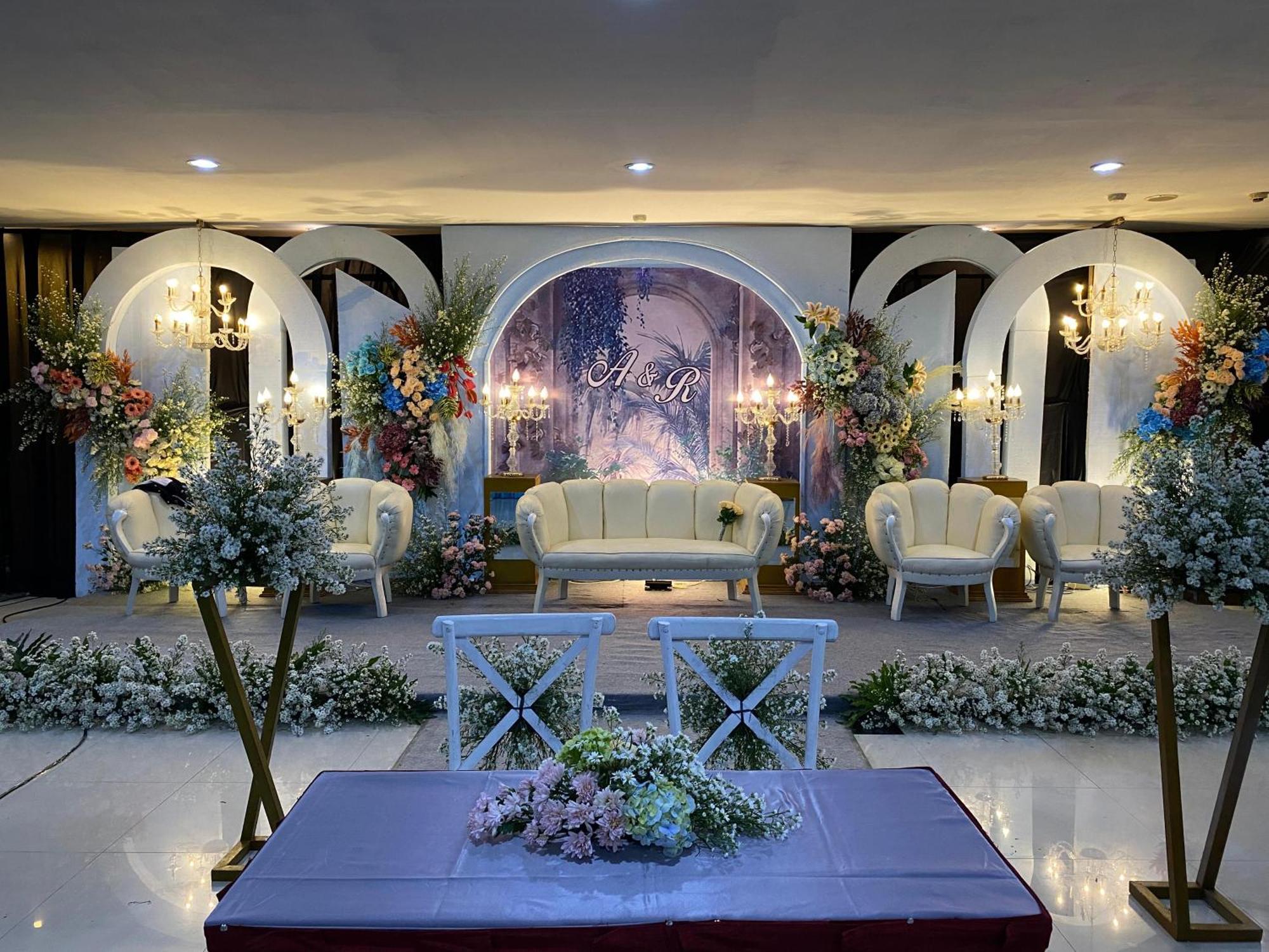 Utc Hotel Semarang Esterno foto