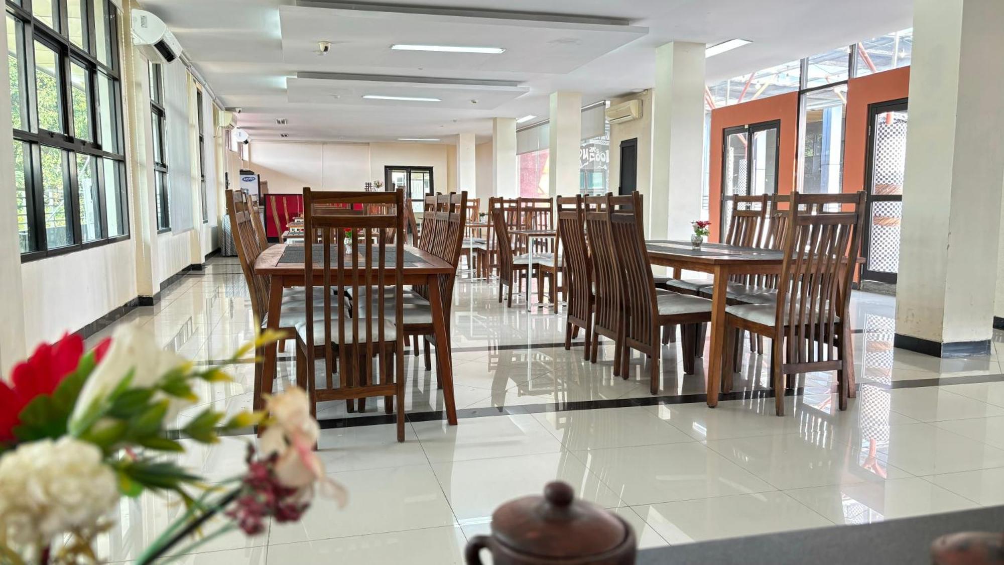 Utc Hotel Semarang Esterno foto
