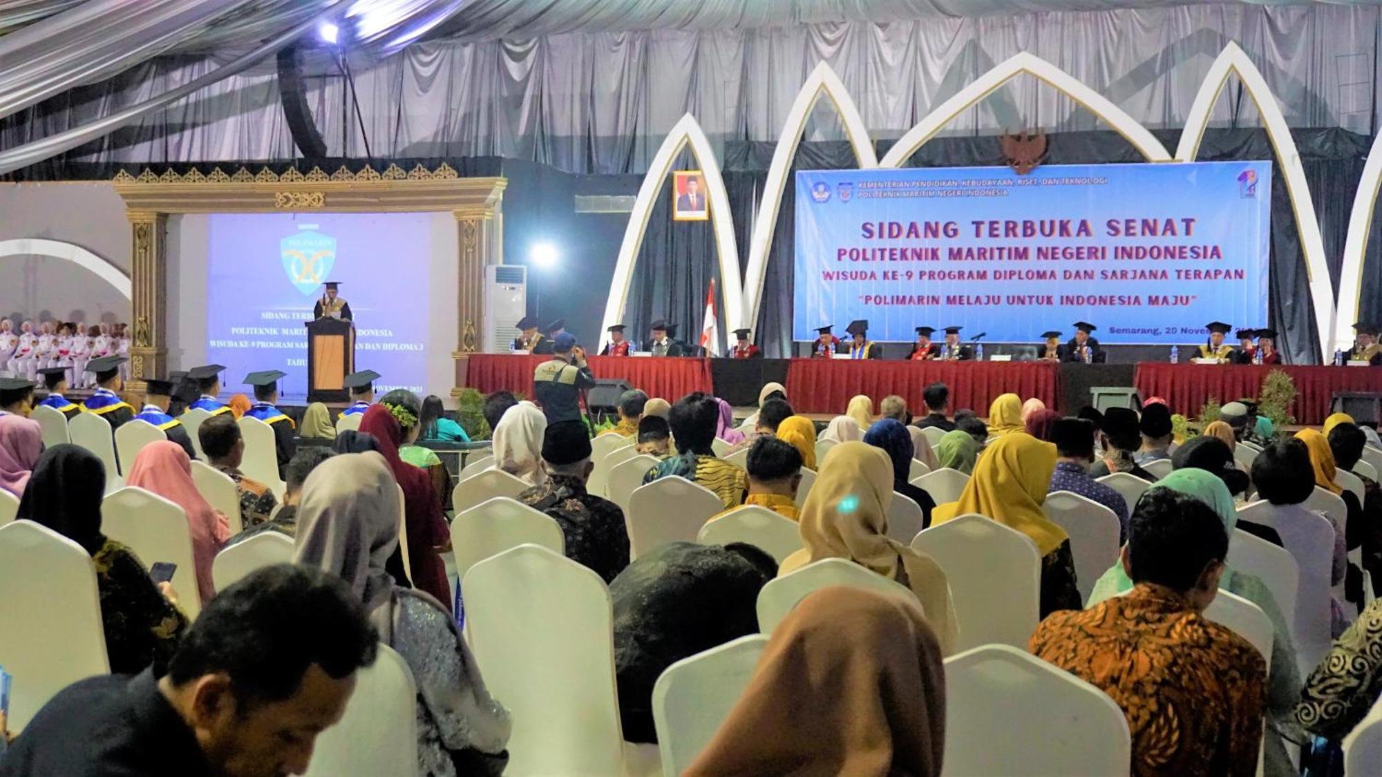 Utc Hotel Semarang Esterno foto