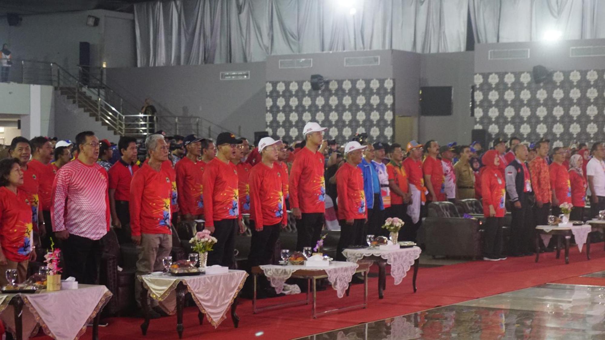 Utc Hotel Semarang Esterno foto