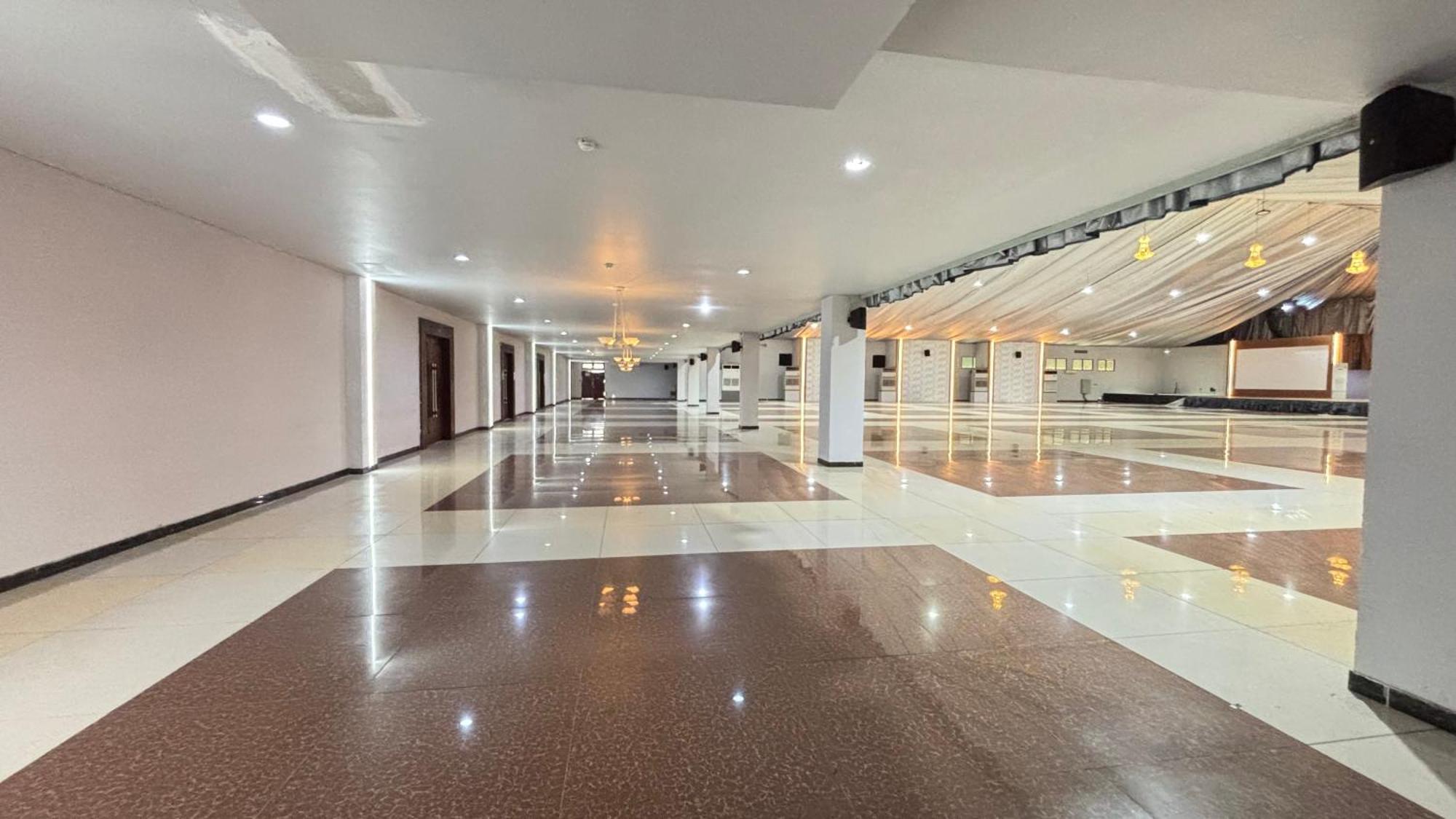 Utc Hotel Semarang Esterno foto