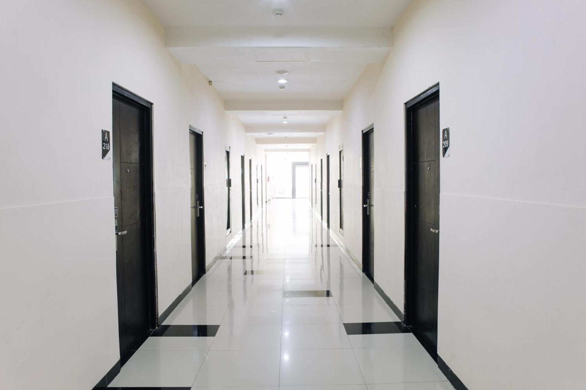 Utc Hotel Semarang Esterno foto