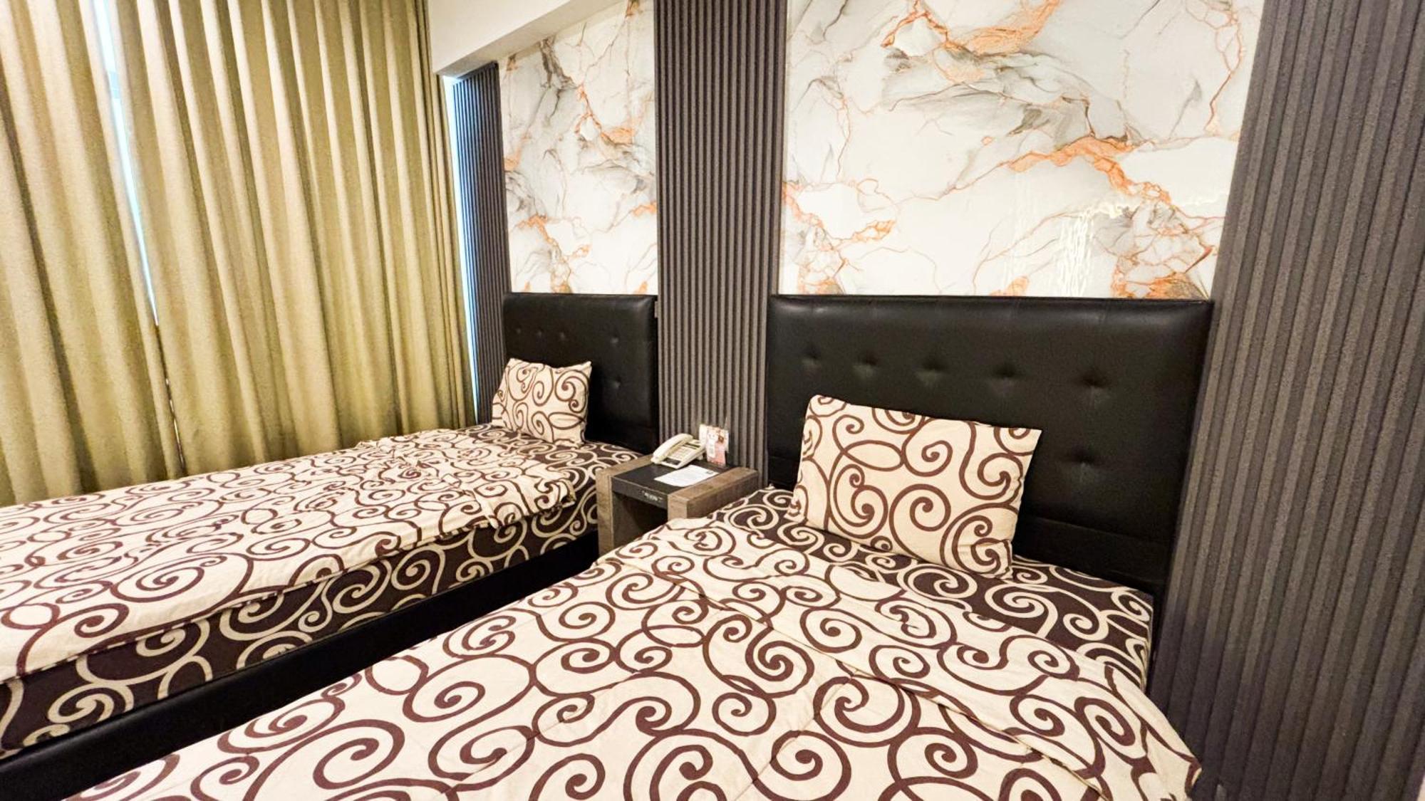 Utc Hotel Semarang Esterno foto